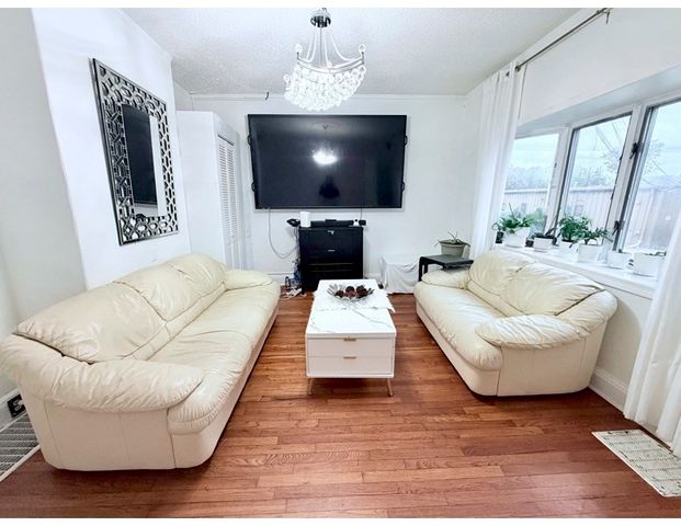 6 Bolton Place, Brockton, MA 02301