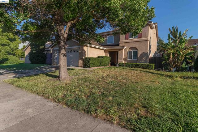 1110 Royal Blue Dr, Stockton, CA 95206