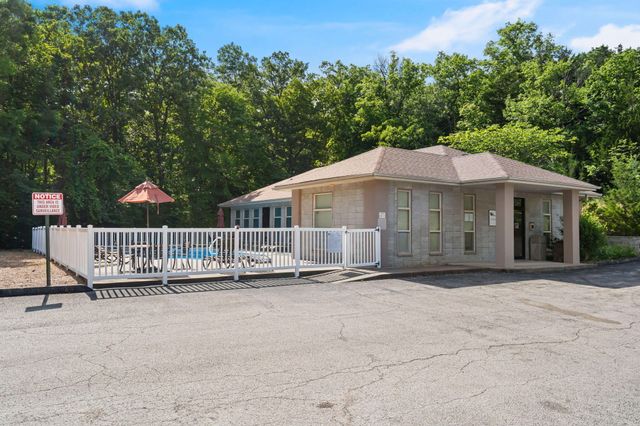 4 Andrew Drive, Branson West, MO 65737