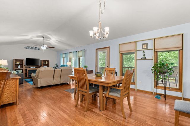 4 Andrew Drive, Branson West, MO 65737