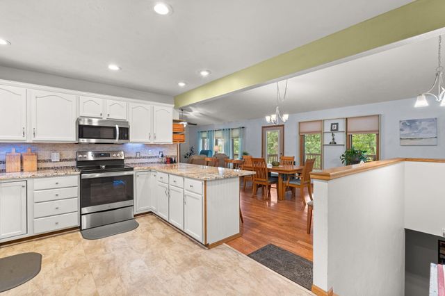 4 Andrew Drive, Branson West, MO 65737