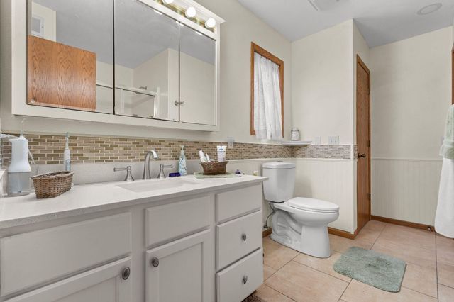 4 Andrew Drive, Branson West, MO 65737