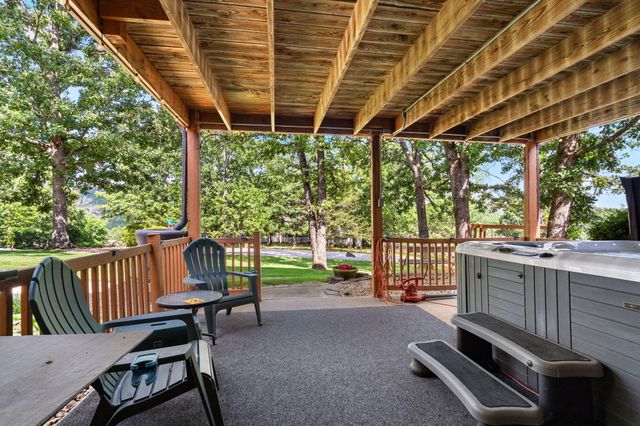 4 Andrew Drive, Branson West, MO 65737