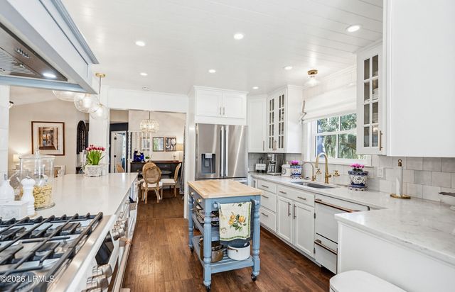 2100 Pigeon Point Road, Beaufort, SC 29902