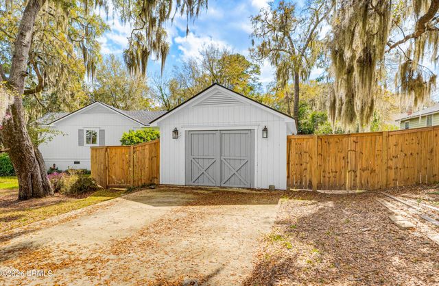 2100 Pigeon Point Road, Beaufort, SC 29902