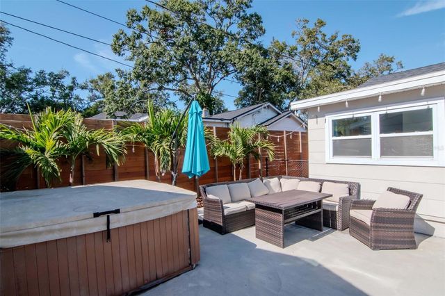 3814 6TH AVENUE N, St Petersburg, FL 33713