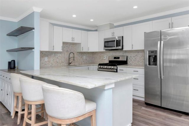 3814 6TH AVENUE N, St Petersburg, FL 33713