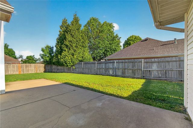 1500 Sanford Drive, Bentonville, AR 72712