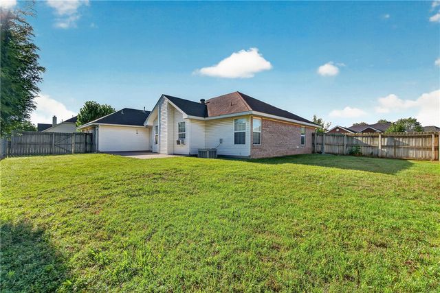1500 Sanford Drive, Bentonville, AR 72712
