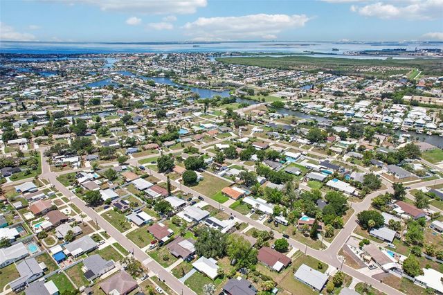 520 FAIRFAX LANE, Apollo Beach, FL 33572