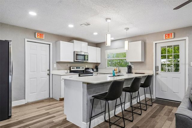 520 FAIRFAX LANE, Apollo Beach, FL 33572