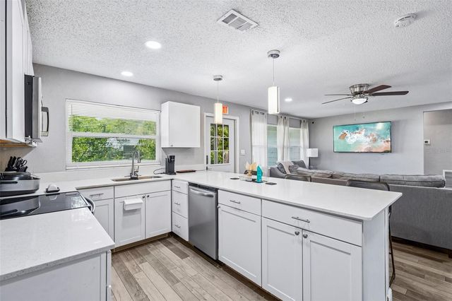 520 FAIRFAX LANE, Apollo Beach, FL 33572