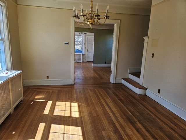182 Parkway N, Yonkers, NY 10704