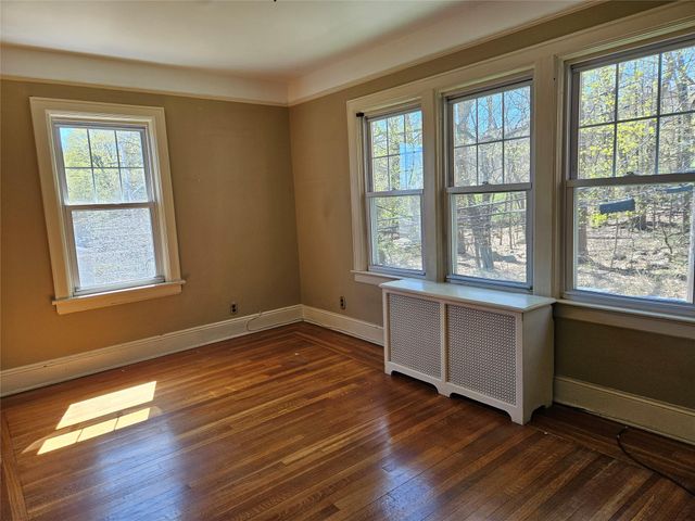 182 Parkway N, Yonkers, NY 10704