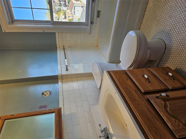 182 Parkway N, Yonkers, NY 10704