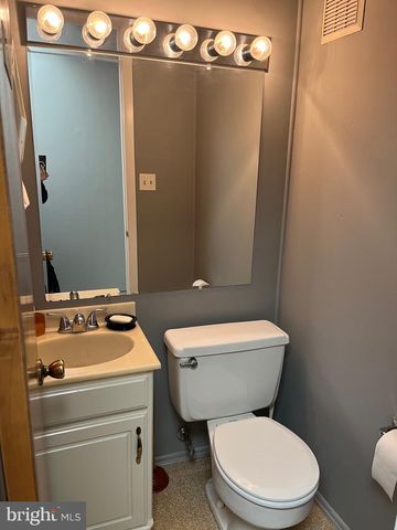 941 WHITEHORSE MERCERVILLE RD, Hamilton, NJ 08610