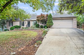 6 E BURNAM RD, Columbia, MO 65203