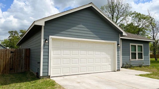 8017 Charlesmont Street, Houston, TX 77078