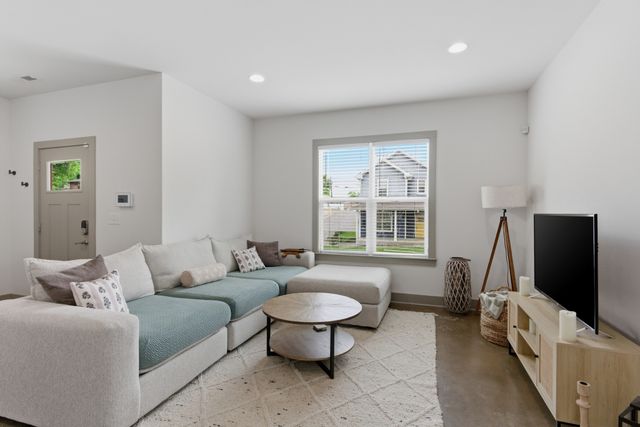 2140 15th Ave, N, Nashville, TN 37208