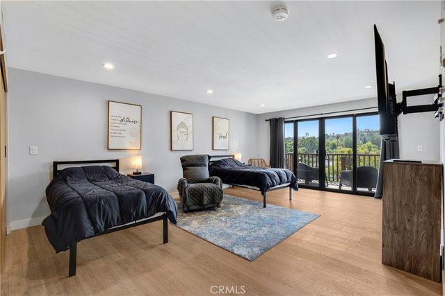 5150 Campo Road, Woodland Hills, CA 91364