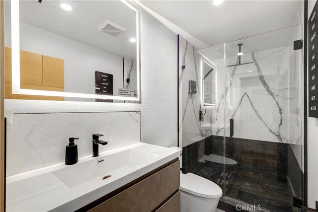 5150 Campo Road, Woodland Hills, CA 91364