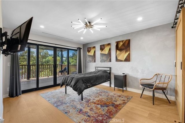 5150 Campo Road, Woodland Hills, CA 91364