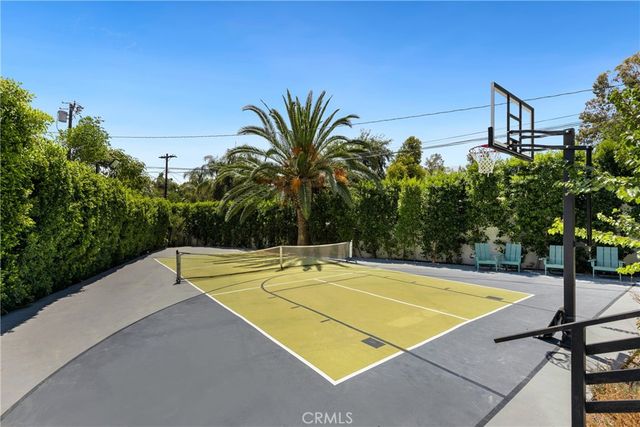 5150 Campo Road, Woodland Hills, CA 91364
