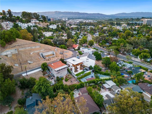 5150 Campo Road, Woodland Hills, CA 91364