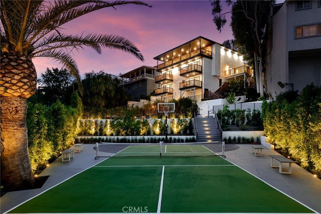 5150 Campo Road, Woodland Hills, CA 91364