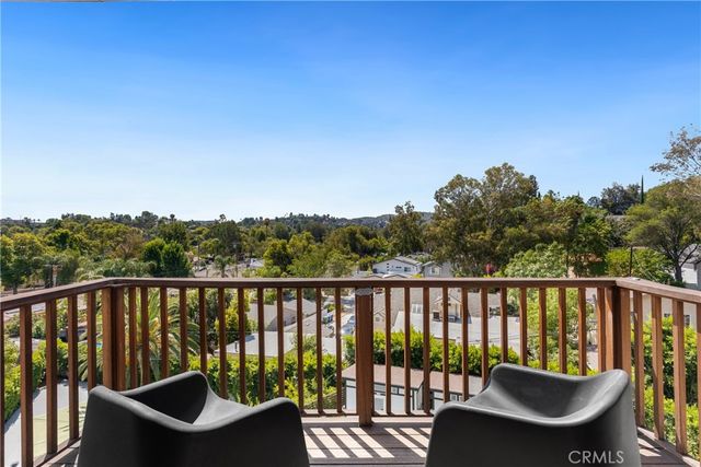 5150 Campo Road, Woodland Hills, CA 91364