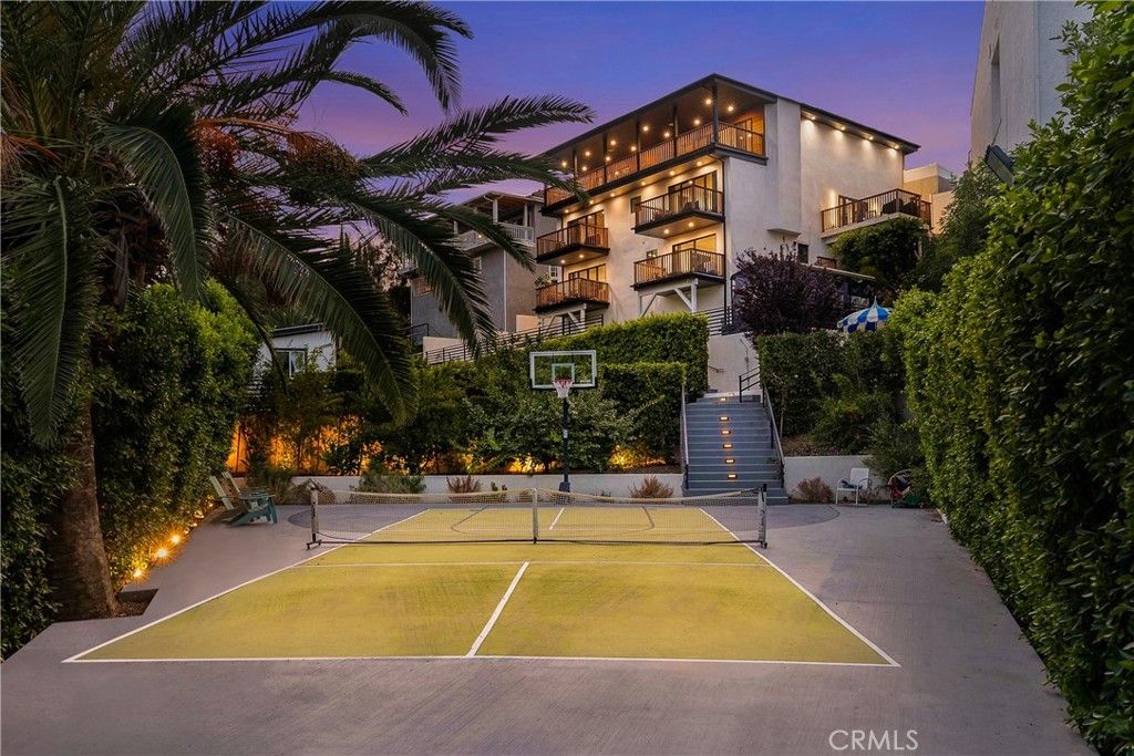 5150 Campo Road, Woodland Hills, CA 91364