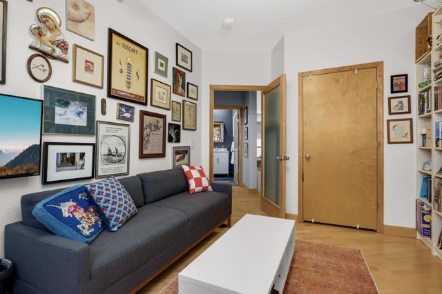 308 E 18th Street 303, Minneapolis, MN 55404