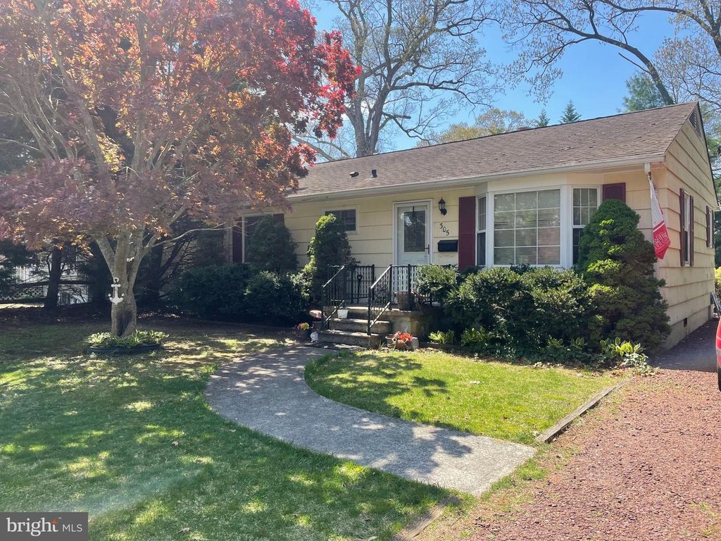 305 W EDGEWOOD AVE, Linwood, NJ 08221