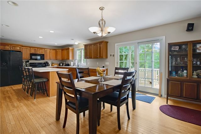 22 Breezy Knoll Road, Smithfield, RI 02828
