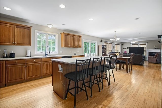 22 Breezy Knoll Road, Smithfield, RI 02828