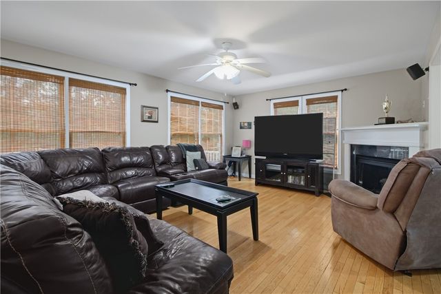22 Breezy Knoll Road, Smithfield, RI 02828