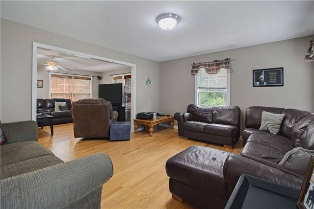 22 Breezy Knoll Road, Smithfield, RI 02828