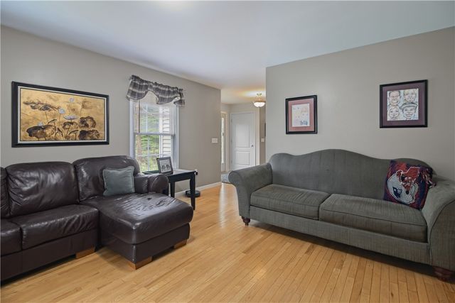 22 Breezy Knoll Road, Smithfield, RI 02828