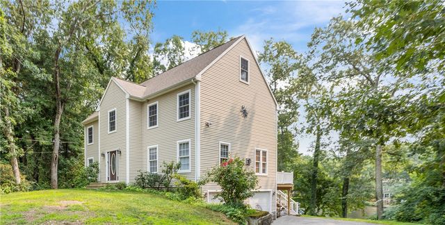 22 Breezy Knoll Road, Smithfield, RI 02828