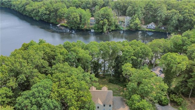 22 Breezy Knoll Road, Smithfield, RI 02828