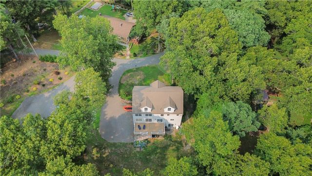 22 Breezy Knoll Road, Smithfield, RI 02828