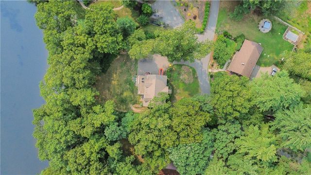 22 Breezy Knoll Road, Smithfield, RI 02828