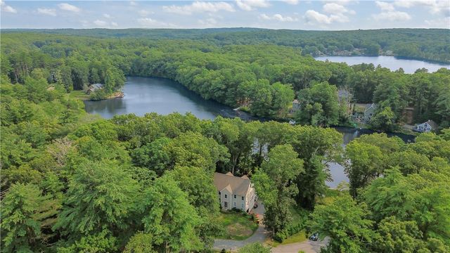 22 Breezy Knoll Road, Smithfield, RI 02828