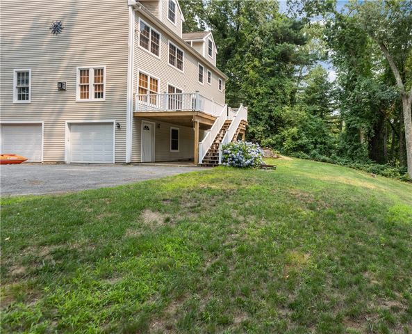 22 Breezy Knoll Road, Smithfield, RI 02828