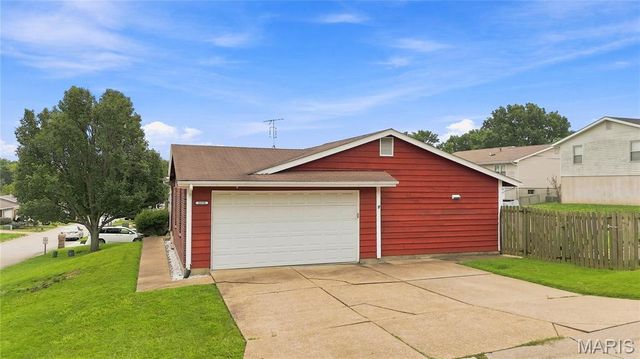 2172 Larkspur Landing, Imperial, MO 63052