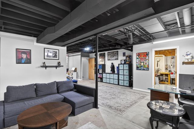 38609 Jahn Street, Livonia City, MI 48152