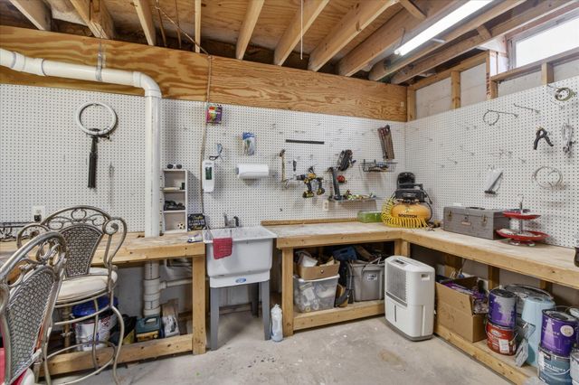 38609 Jahn Street, Livonia City, MI 48152