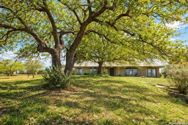 3410 W Ranch Road 152, Llano, TX 78643