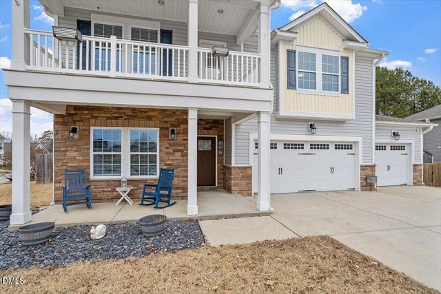 725 Harvest Point Drive, Fuquay Varina, NC 27526