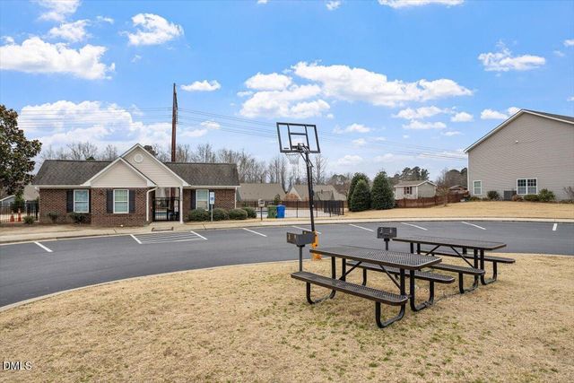 725 Harvest Point Drive, Fuquay Varina, NC 27526